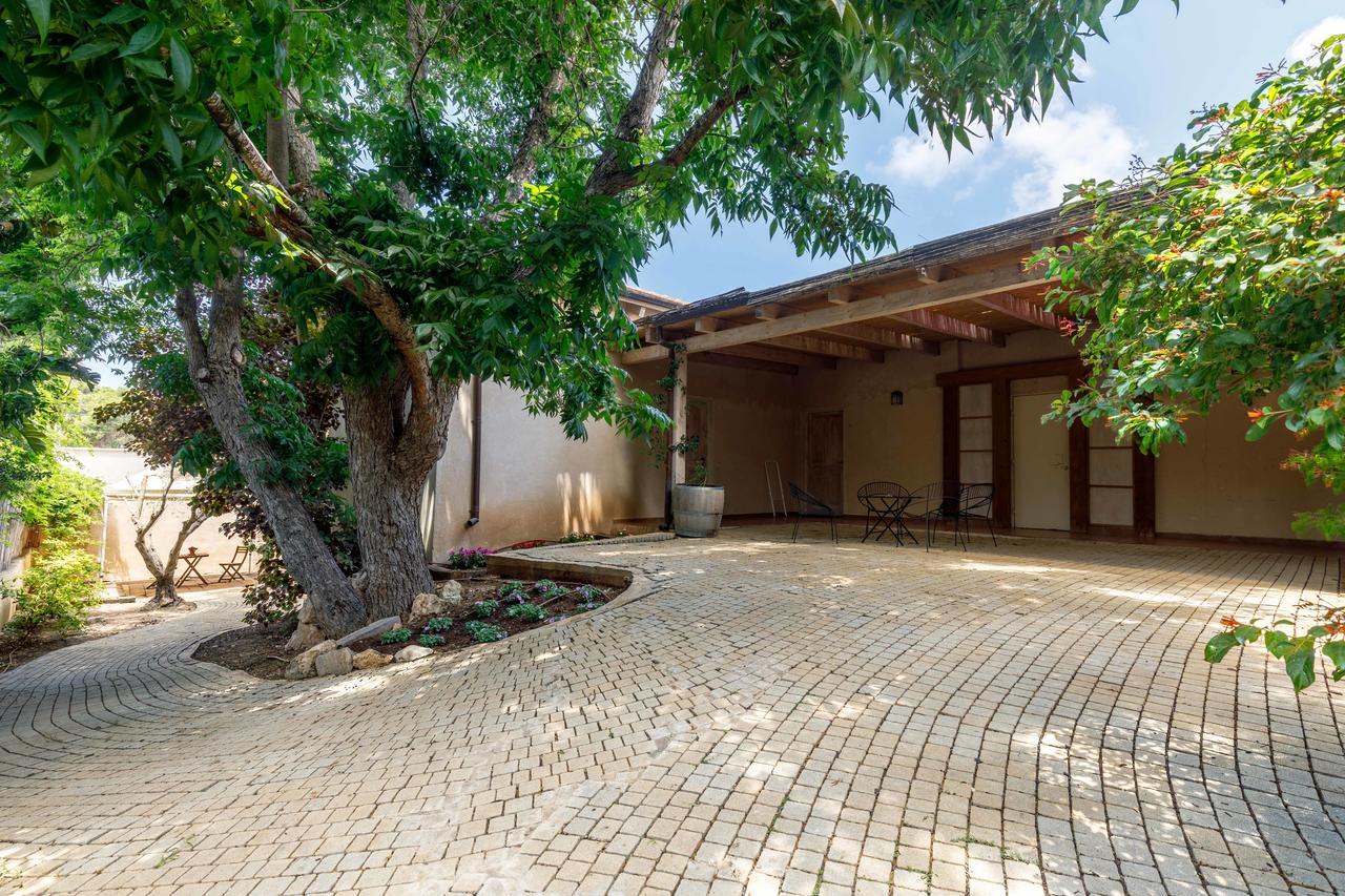 Smadar Inn Zikhron Ya'akov Exterior foto